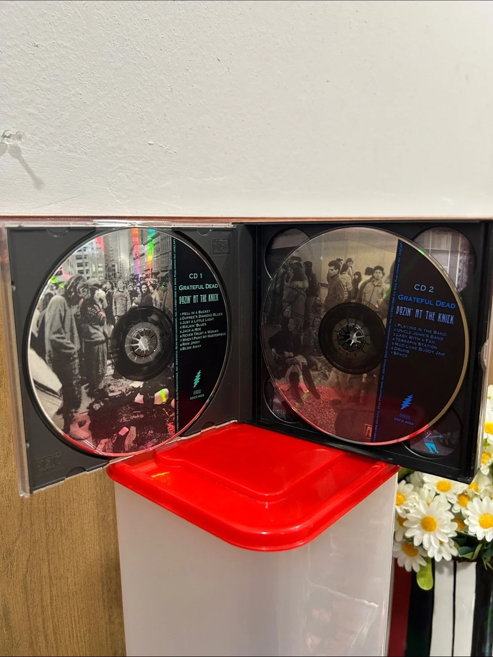 Grateful Dead CD Knickerbocker Arena with Purple, Green, Orange Artwork